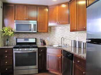 Gourmet cooks kitchen with gas range